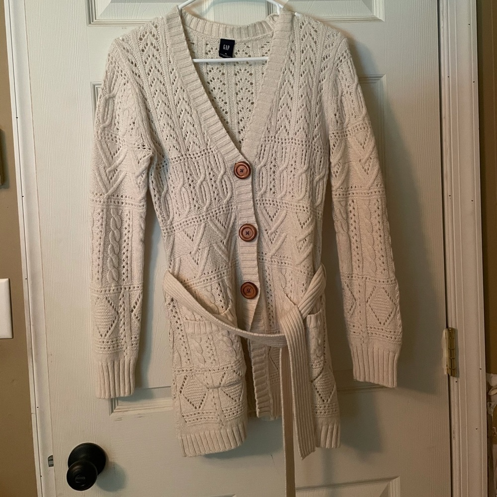 Gap sweater, ivory, medium. Cute wooden buttons!